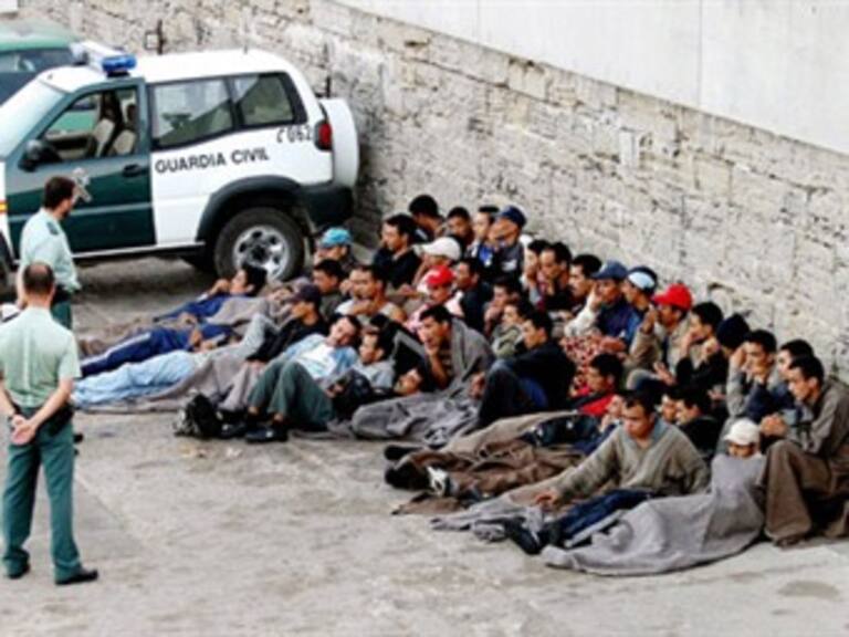 Amplían vigilancia en Lampedusa por 'notable' flujo de inmigrantes