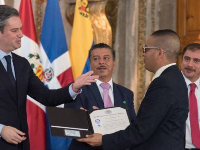 Celebra SEP evaluación de docentes de la CNTE a pesar de intervención de la Coordinadora