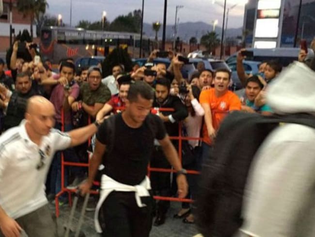 Con gritos de “borracho” reciben a Giovani dos Santos en Torreón