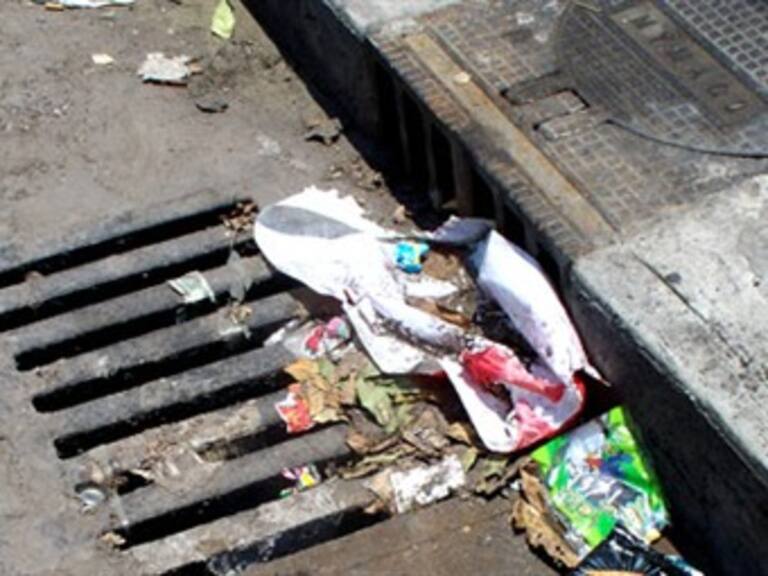 Pide Mancera no tirar basura en las calles para evitar inundaciones