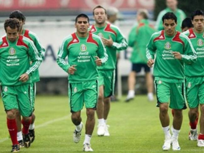 Retrasan partido de México-Cuba 25 minutos