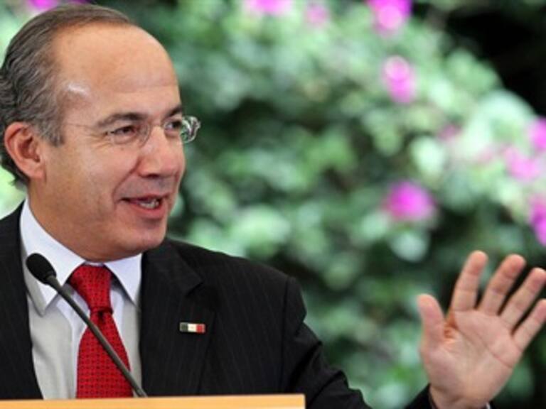 Anuncia Calderón el fin de semana más barato del año