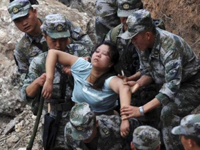 Aumenta a 94 la cifra de muertos por sismo en China