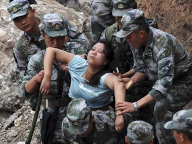 Aumenta a 94 la cifra de muertos por sismo en China