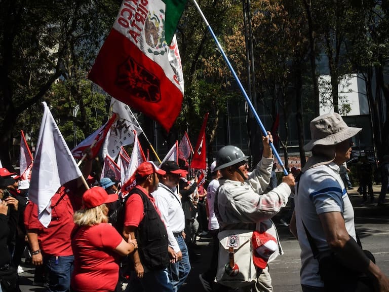 Mx - Marcha CNTE por el Día del Maestro
