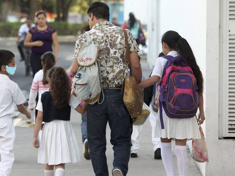 Se aplicarían 1500 pruebas covid semanales en escuelas: Educación Jalisco