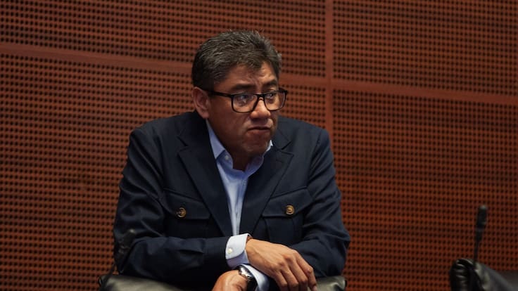 Yo no puedo decirle al joven quítate eso: Saúl Monreal responde a polémica sobre playera con esvástica