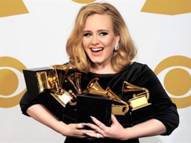 Arrasa Adele en la 54 entrega anual del Grammy