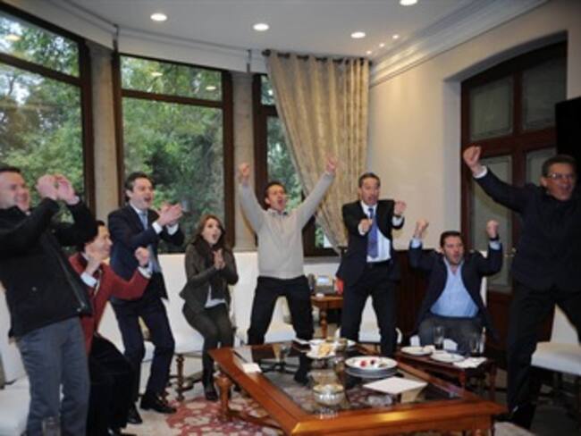 Felicita EPN vía telefónica a Miguel Herrera