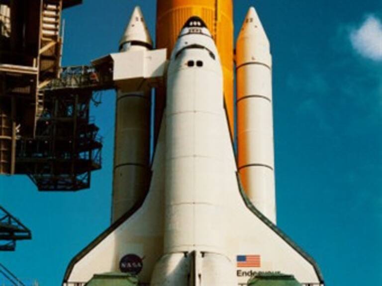 Suspenden lanzamiento del Endeavour