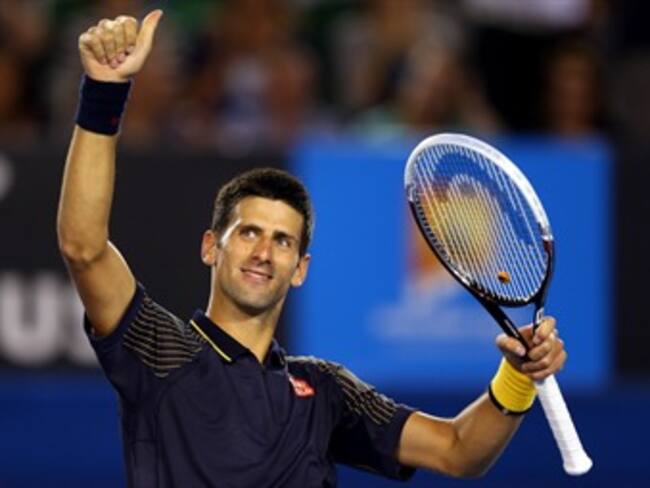 Djokovic arrasa y está a un partido de cerrar número uno