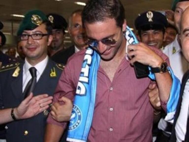 Aplazada a mañana la presentación de Higuaín como nuevo jugador del Nápoles