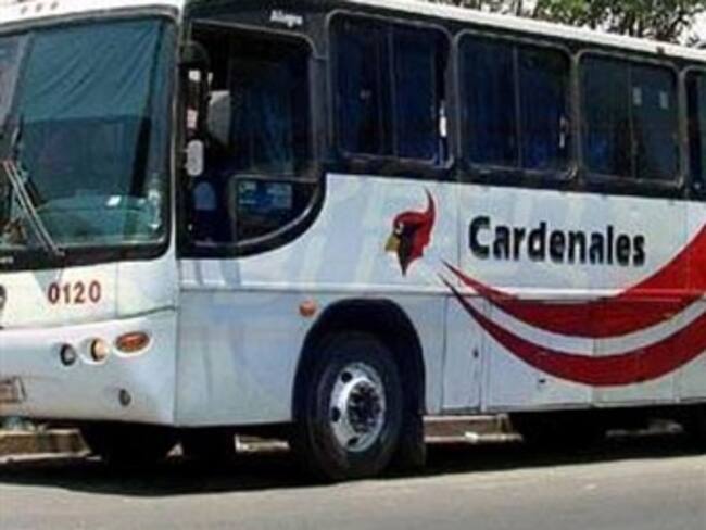 Deja 4 muertos asalto a un autobús