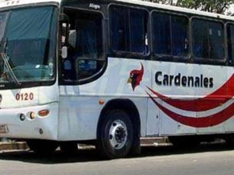 Deja 4 muertos asalto a un autobús