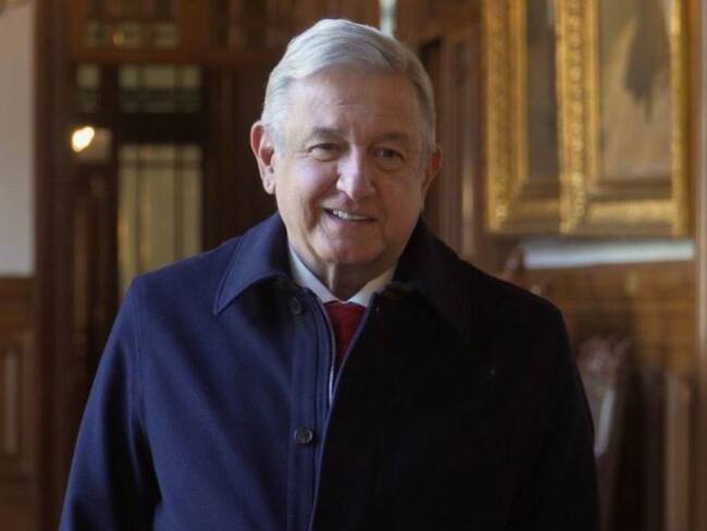 AMLO presenta cuadro leve de síntomas por COVID-19: SSA