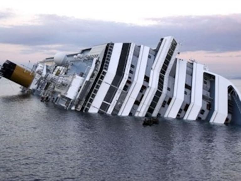 Revisarán procedimientos de seguridad tras naufragio en Italia