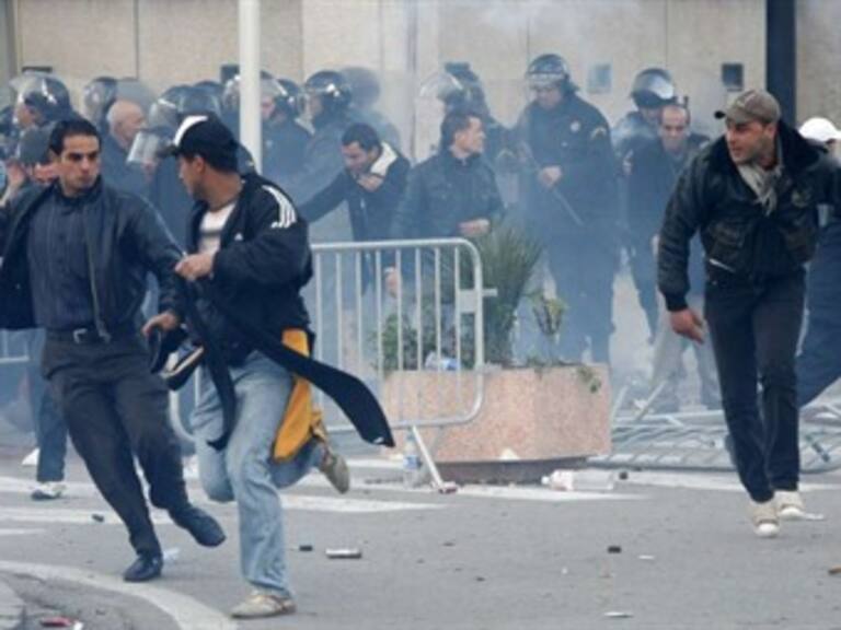 Primer ministro de Túnez anuncia amnistía para presos políticos