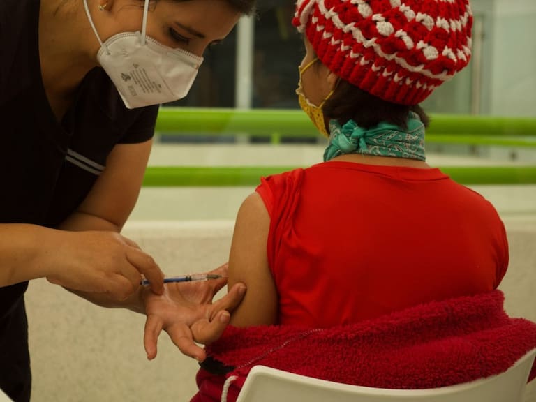 México suma 422 muertes y 5 mil 69 contagios de COVID-19 en 24 horas