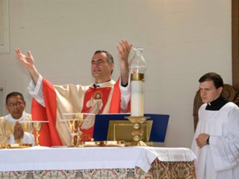 Conflictos en la Iglesia católica. Verónica Méndez, reportera W Radio