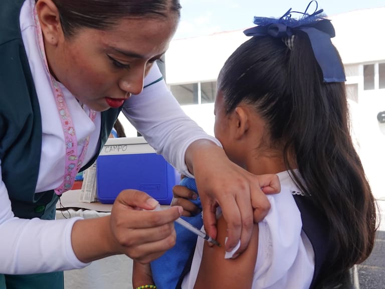 Este lunes 2 de septiembre dio inicio la Campaña Nacional de Vacunación a menores de 11 años y rezagadas a fin de prevenir el contagio de VPH que a lo largo del tiempo puede generar cáncer cervicouterino