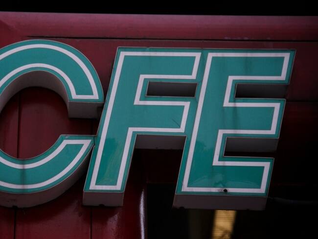Nadie quiere resolver casos de acoso laboral y sexual en CFE, dice víctima