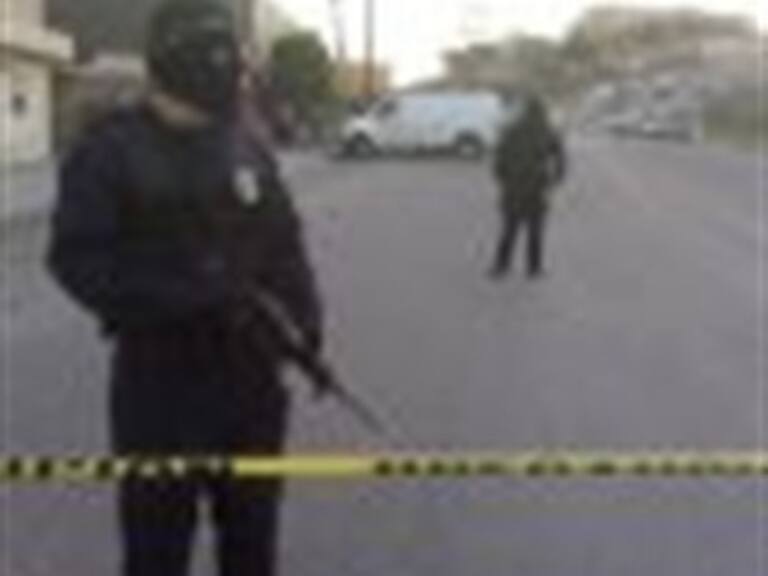 Encuentran cuerpos de seis personas afuera de escuela en Durango