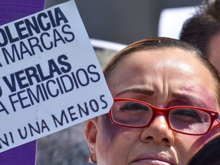 Diputadas se unen a activistas que piden a AMLO frenar violencia feminicida