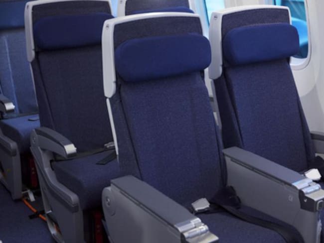 #AsíSopitas: Jueza ordena a la FAA estandarización de espacio para asientos de aviones