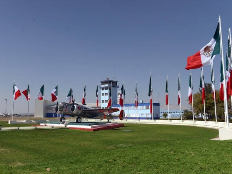 Inauguran en Jalisco la Quinta Base Aérea Militar