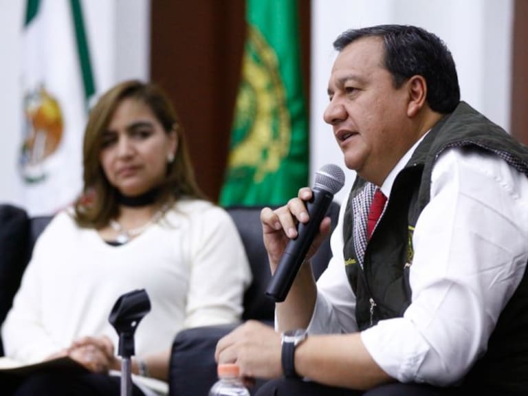 Declina Óscar González del PT a favor de Delfina en Estado de México