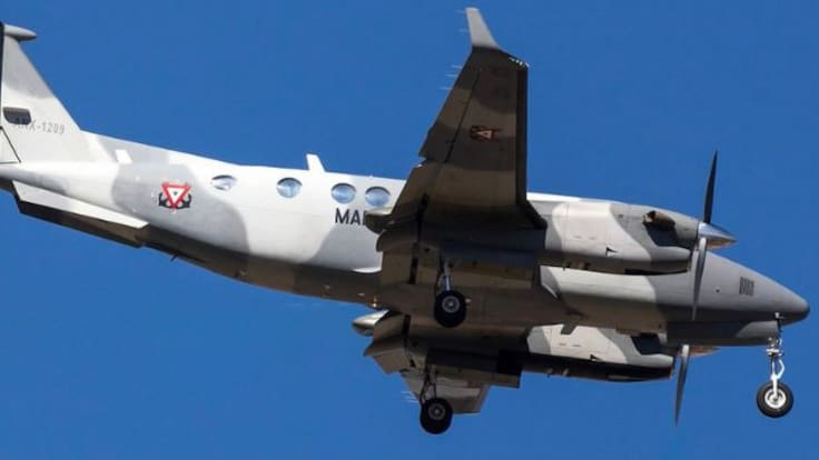 Se estrella avión de la Marina mexicana en Galveston, Texas; autoridades investigan