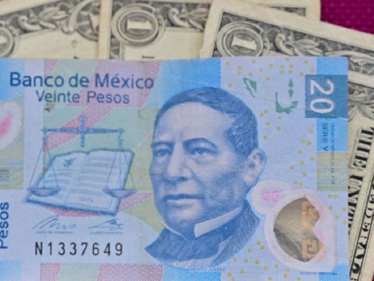 Se consolida superpeso frente al dólar y riesgo en tasas de interés: SAT