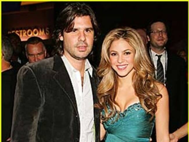 Reclama Antonio de la Rúa 100 mdd a Shakira