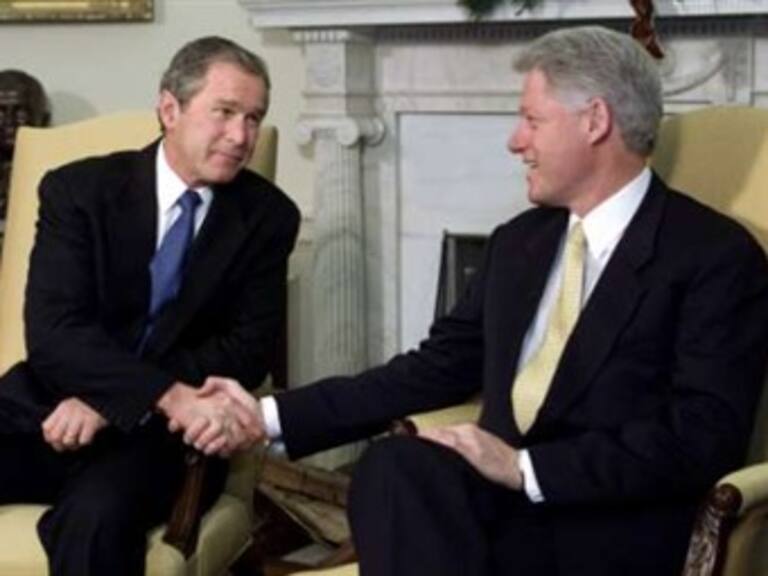 Clinton y Bush viajan a Haití
