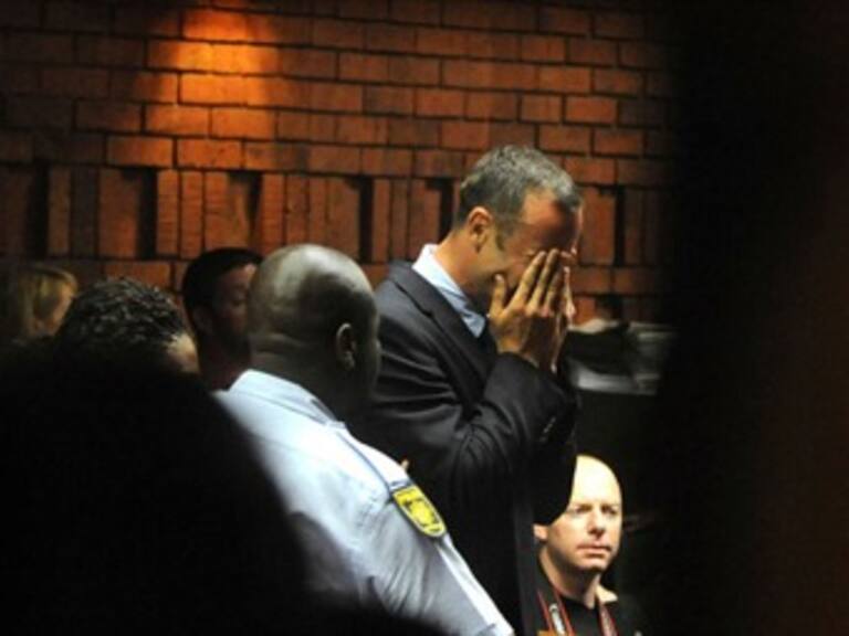 Posponen sentencia de Pistorius por muerte de su novia