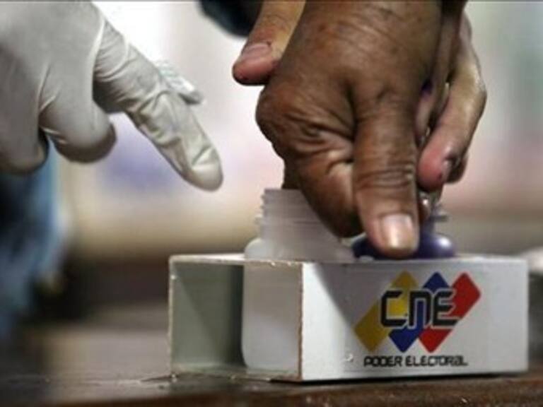 Logra oposición venezolana 52% de votos legislativos
