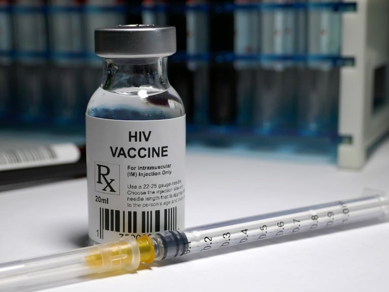 Vacuna experimental logra evitar infecciones de VIH en mujeres: Estudio