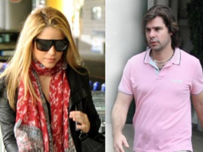 Acusa Shakira a De la Rúa de apropiarse más de 6.6 mdd