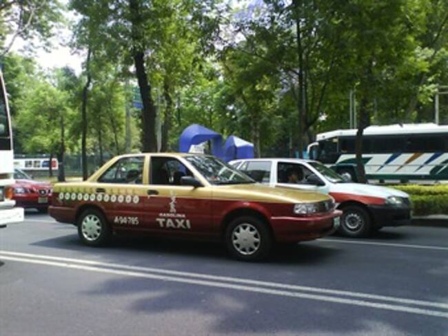 Presenta Procuraduría capitalina a 13 taxistas violadores