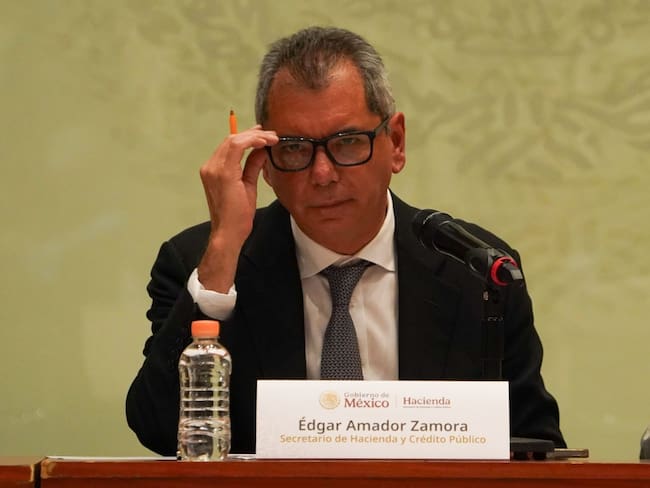 Defiende Hacienda estrategia fiscal y asegura que la deuda pública se mantiene en una trayectoria sostenible