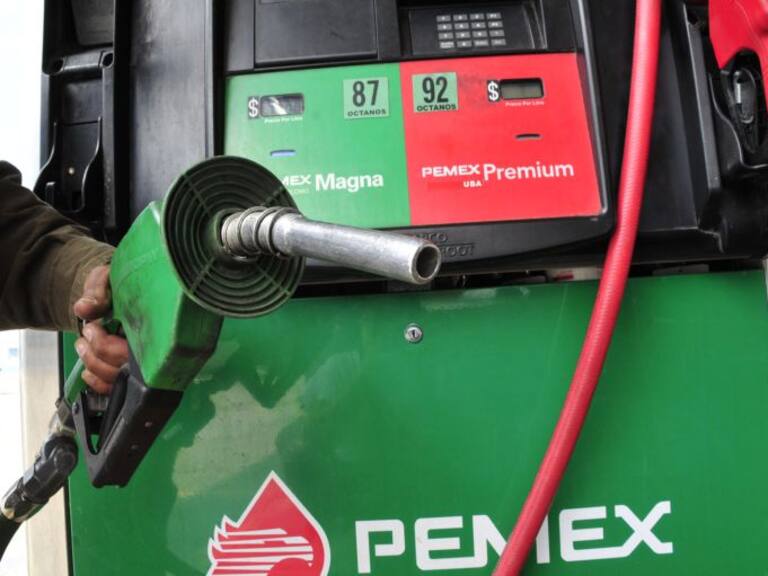 ¿Por qué cambia diario de precio la gasolina?