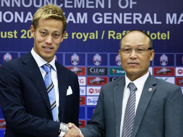 Honda será entrenador y jugador