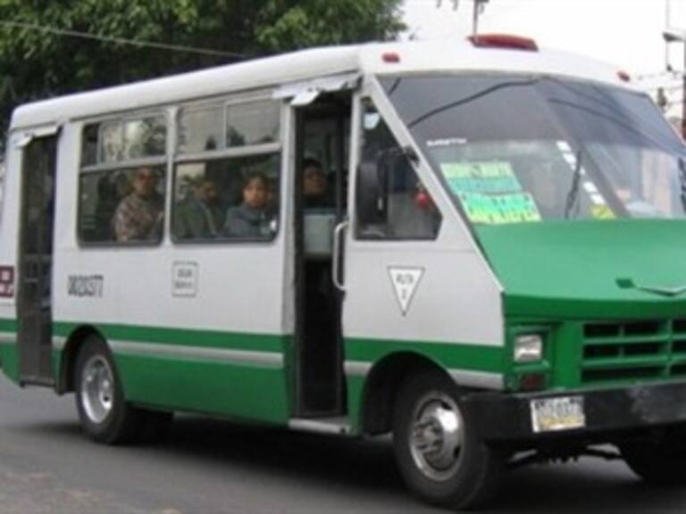 Capturan a sujetos por robar microbús