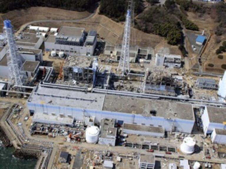 Entran trabajadores a reactor de Fukushima