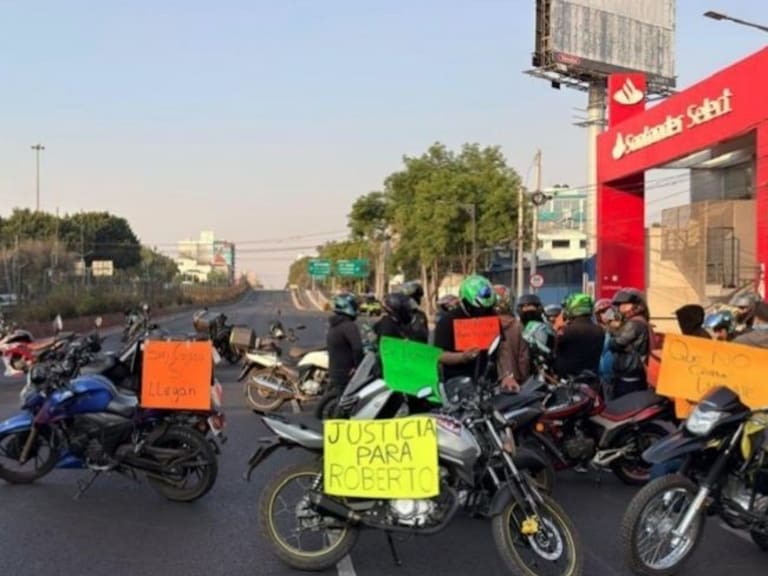 El cierre provocó retrasos en transporte público y congestionamientos en colonias aledañas desde temprana hora. X-@OVIALCDMX