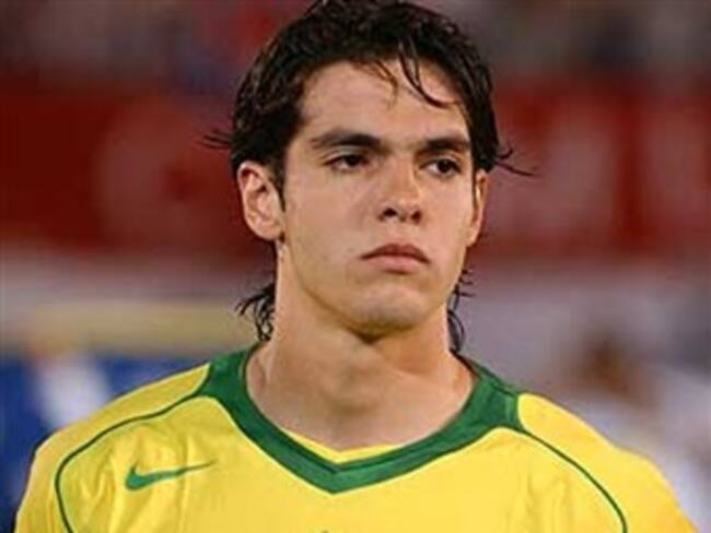 Se entrena Kaká con los titulares de Brasil