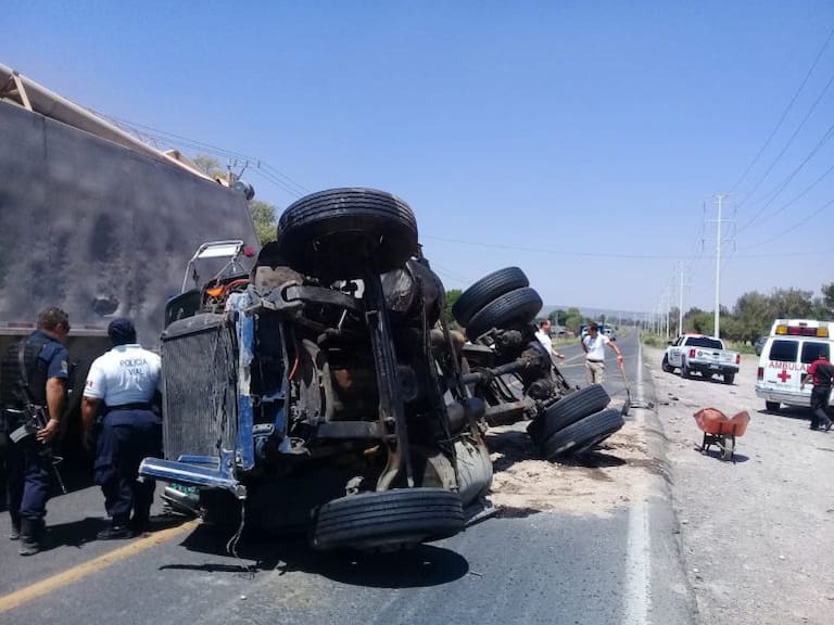 Fatal choque deja cuatro muertos en la carretera Guadalajara- Lagos de Moreno
