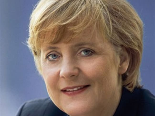 Rechaza Merkel sumarse a Twitter