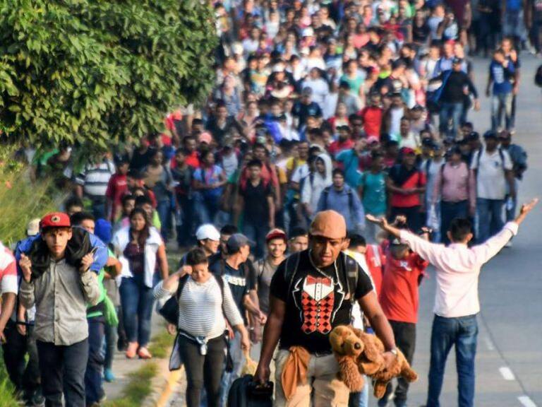 México advierte a hondureños que sin permisos no podrán entrar al país