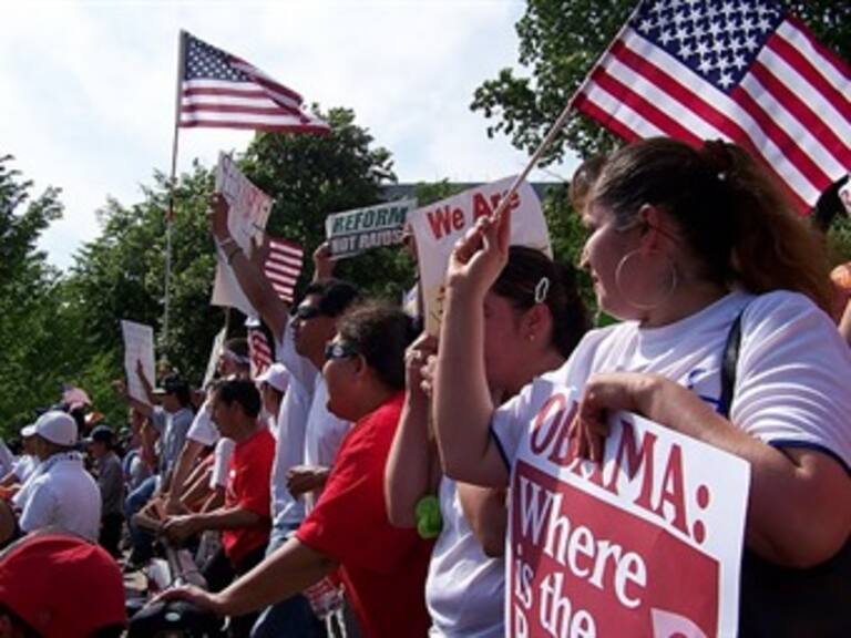 Protestan frente a la Casa Blanca contra la intervención en Libia
